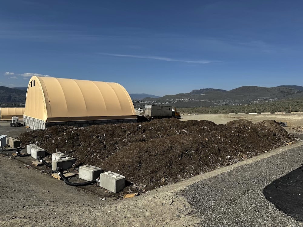 Stswekstem composting mounds.