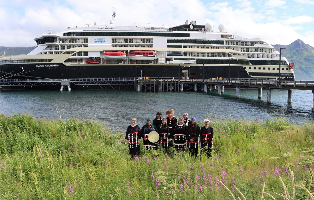 Alutiiq-Dancers-and-Ship